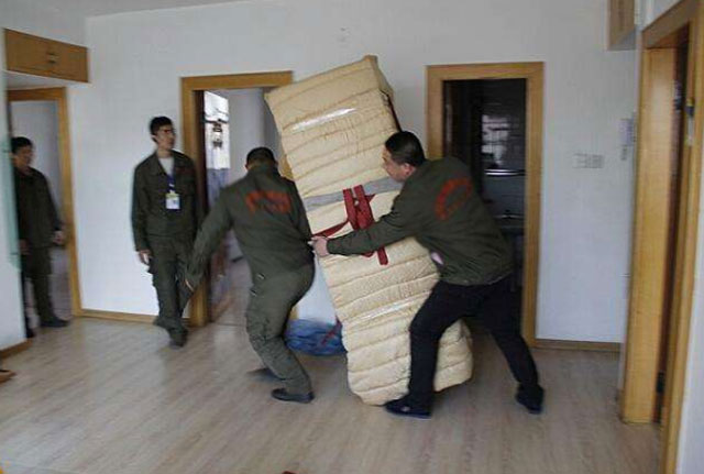 冰箱搬家